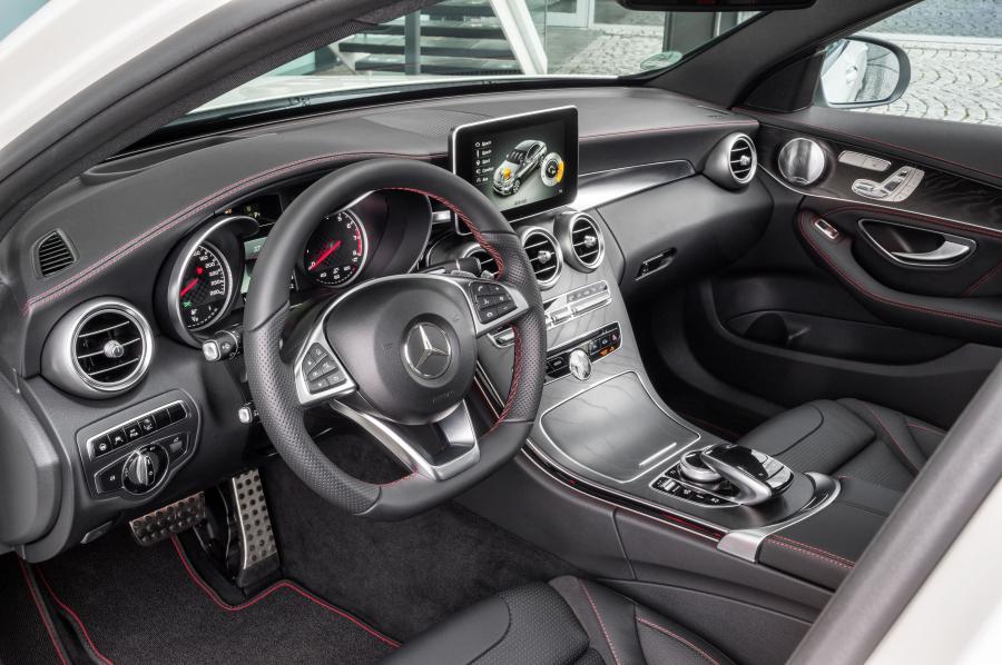 Интерьер Mercedes-Benz C450 AMG Sport 2015 года  (фото 29 из 31)